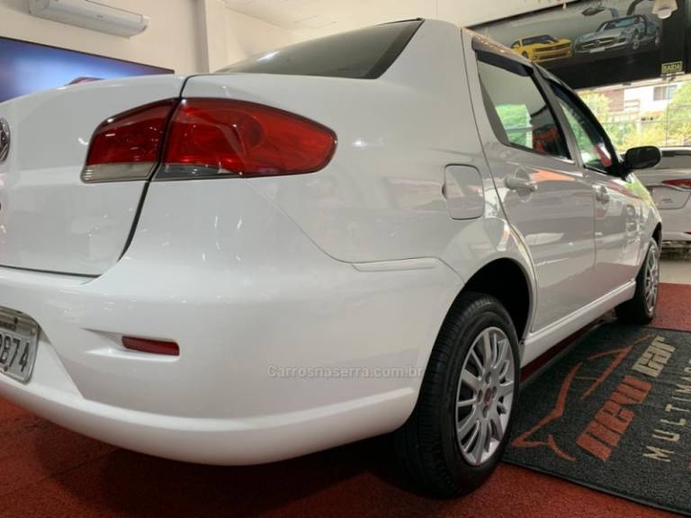 FIAT - SIENA - 2009/2010 - Branca - R$ 29.900,00